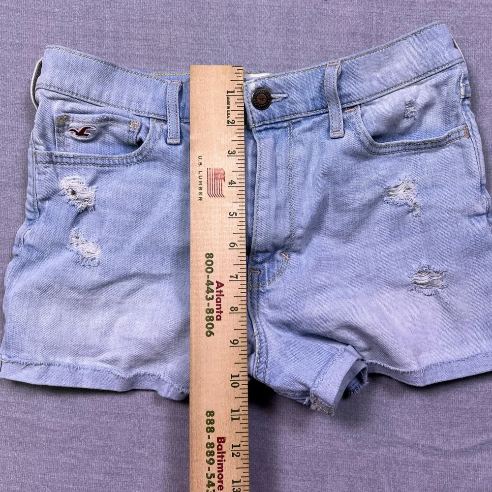 Hollister California‎ Womens Light Wash Distressed Denim Shorts Size 27
